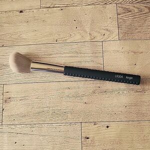 Laruce Angle Brush LR304